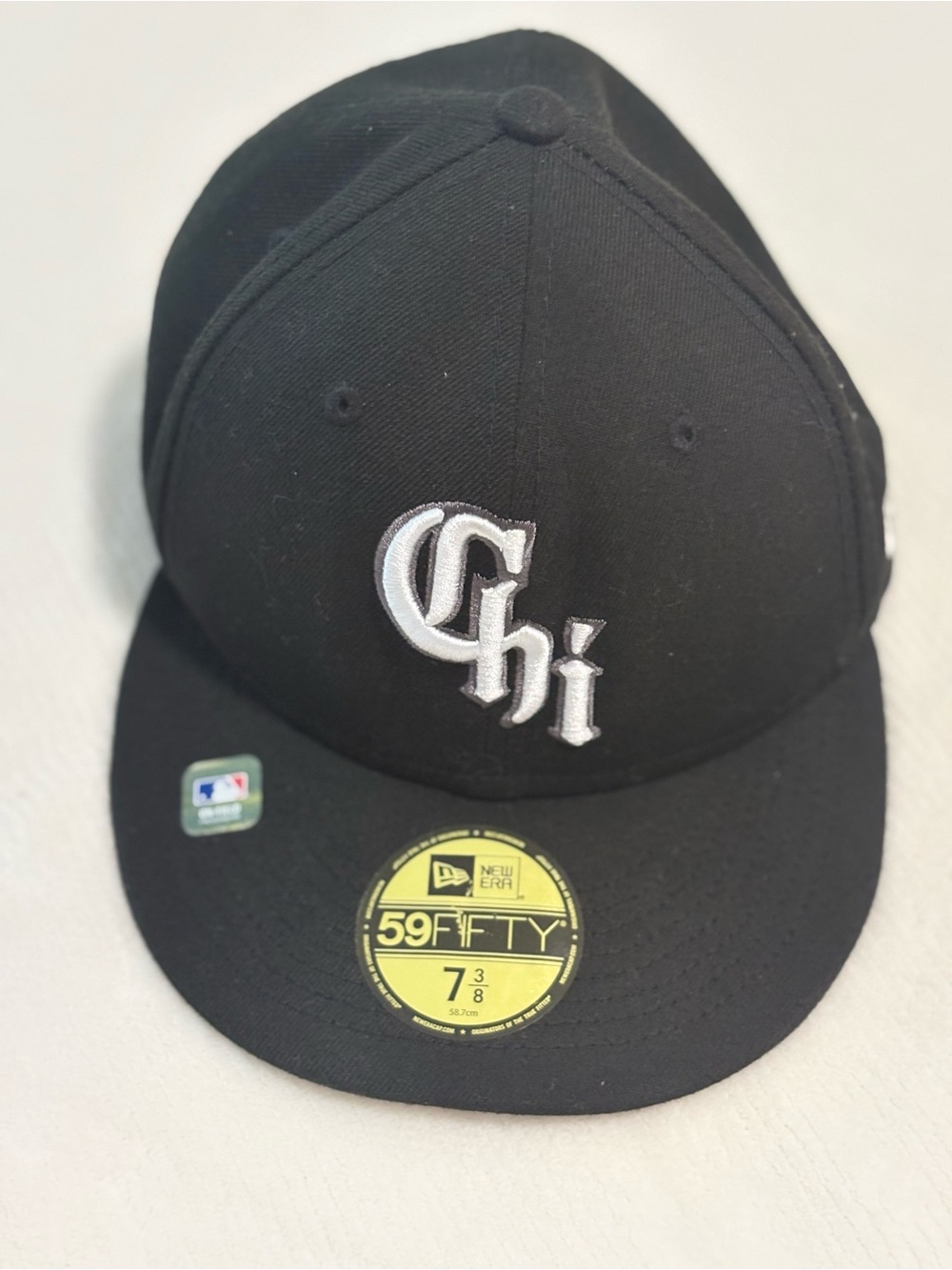 New Era Black and White 'Chi' Fitted Cap